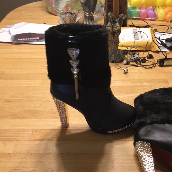 Ankle boot - Picture 2 of 4